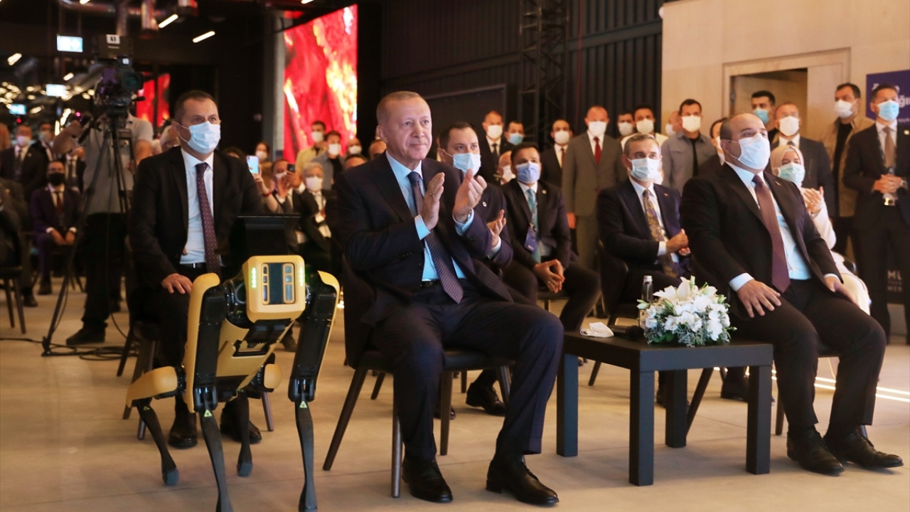 "On binlerce insanımızı dolaylı istihdam imkanı oluşturan şirketlerimizi tebrik ediyorum"