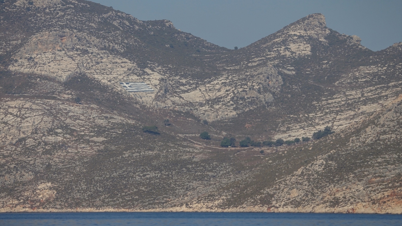 Meis Adası, Yunanistan`ın askeri sevkiyatı ile gündemde