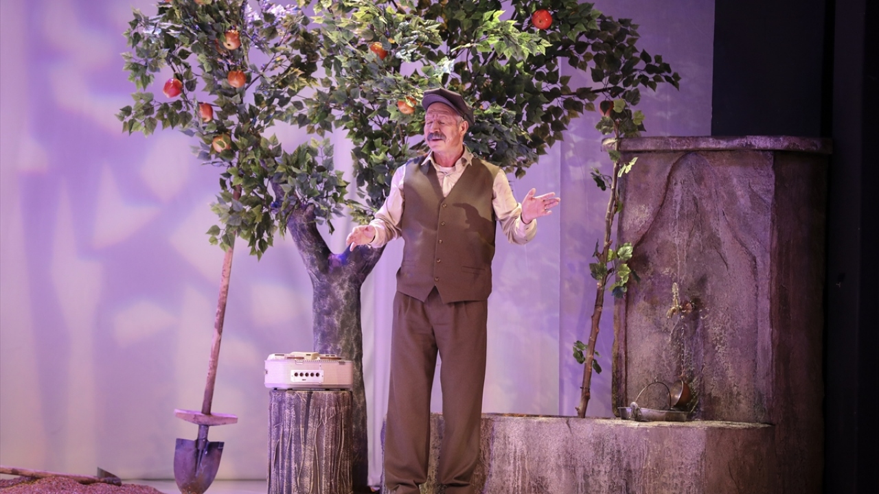 "Aşık Veysel bir değil, yüzlerce mum yakmış"