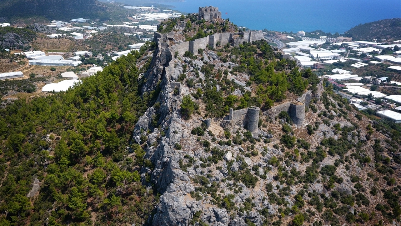 Ulaşımının zor olması nedeniyle ziyaretçilere kolaylık sağlamak amacıyla kale çevresindeki Bozyazı Kaymakamlığının girişimleriyle çalışma başlatıldı. 