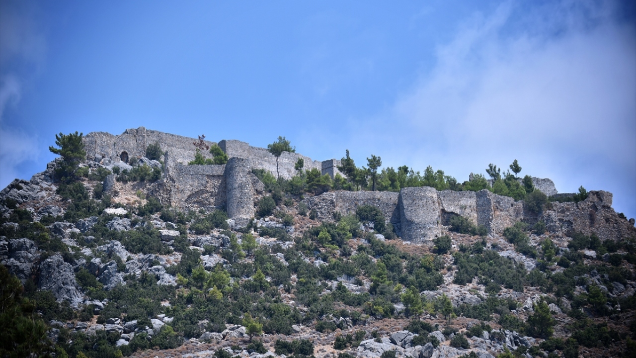 Mimarisi tarihe ışık tutuyor