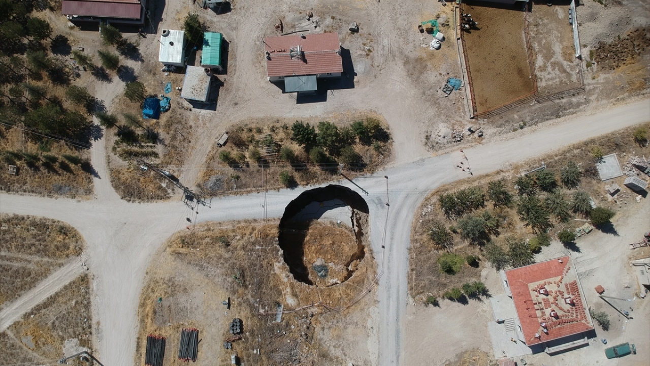 Ayrıca Konya dışında Eskişehir, Denizli, Çankırı, Çorum, Sivas, Şanlıurfa, Siirt ve Batman`da da obruk oluşumları bulunuyor.