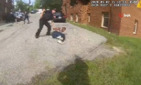 ABD'de bir siyahi genç daha polis tarafından vurularak öldürüldü