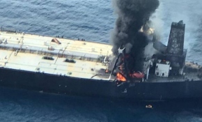 Sri Lanka açıklarında 2 milyon varil petrol taşıyan tanker alev aldı