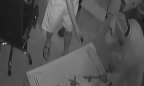 Çelik kasa hırsızları kamerada