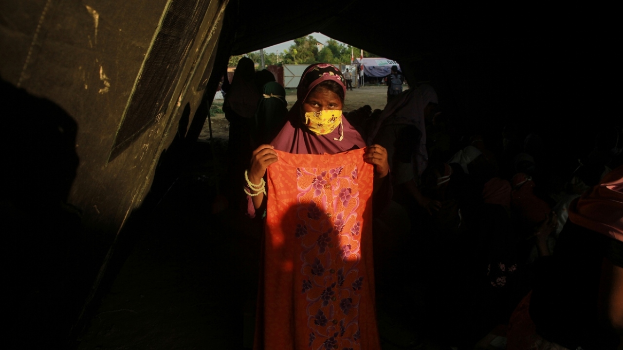 Bu arada 24 Haziran’da da Açe’deki Seunuddon Sahili açıklarında teknelerinin arızalanması nedeniyle denizde sürüklenen 94 Arakanlı Müslüman balıkçılar tarafından kurtarılmıştı.