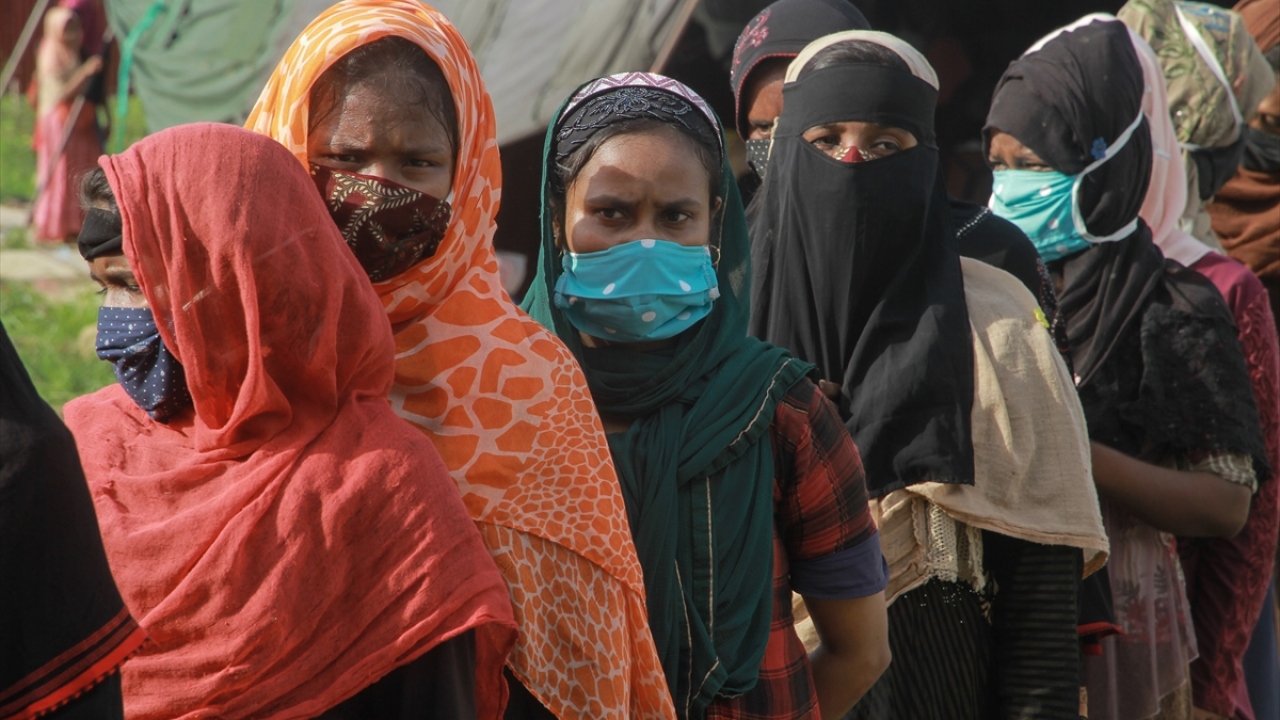 Birleşmiş Milletlere (BM) göre, Ağustos 2017`den sonra Arakan`daki baskı ve zulümden kaçıp Bangladeş`e sığınanların sayısı 900 bine ulaştı.