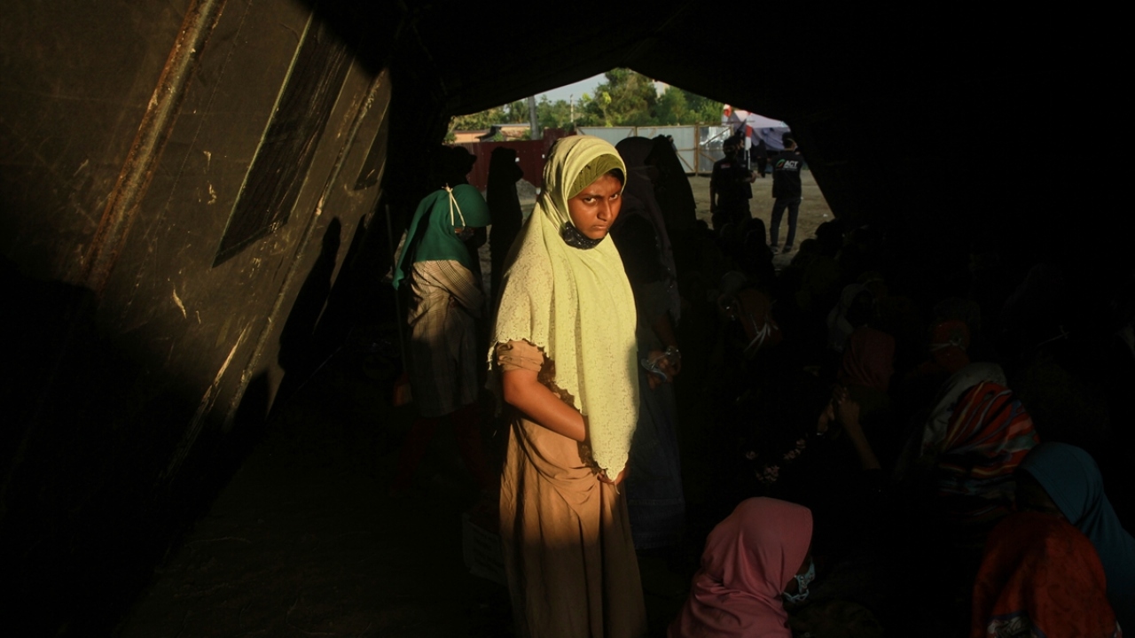 BM ve uluslararası insan hakları örgütleri, Arakanlı Müslümanlara yönelik şiddeti "etnik temizlik" ya da "soykırım" olarak adlandırıyor.