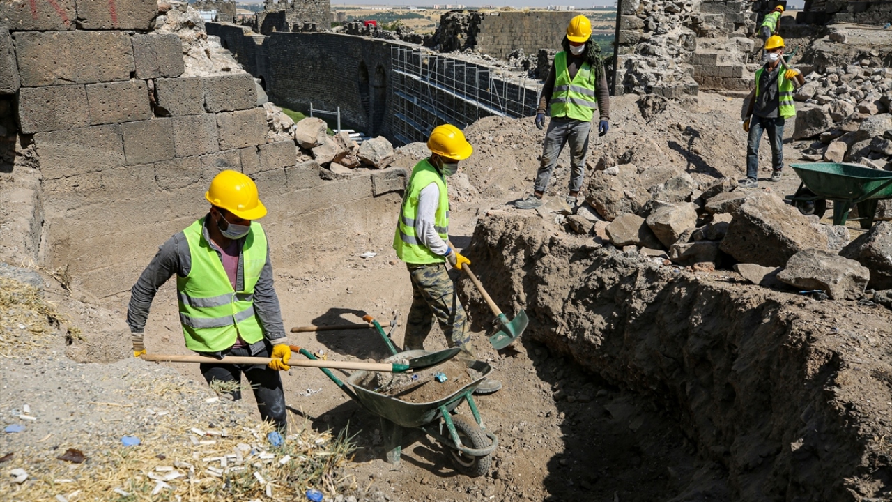 "Bu çalışmalar bizi çok duygulandırıyor"