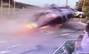 Bodrum'da iki kişinin yaralandığı trafik kazası kamerada