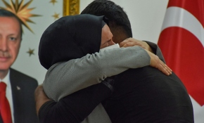 Evlat nöbetinde bir aile daha evladına kavuştu