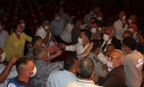 Adana Büyükşehir Belediye Meclisi'nde arbede çıktı