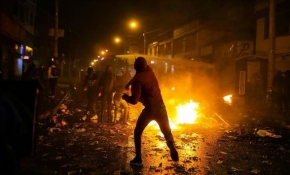 Kolombiya'da polis şiddetine tepki gösterisi: 7 ölü, 248 yaralı