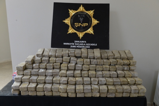 Şanlıurfada bir tırda 185 kilogram eroin ele geçirildi