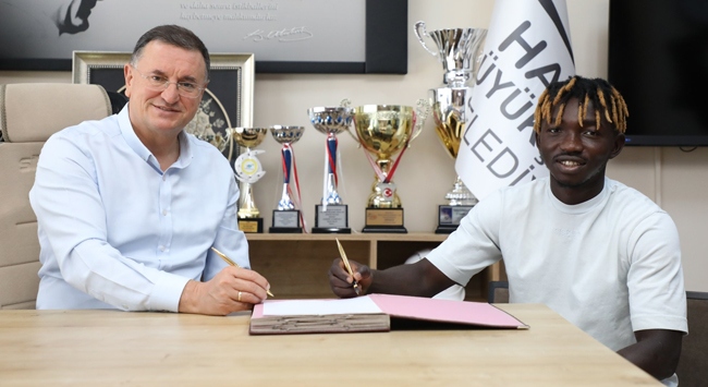 Hatayspor Adama Traoreyi kadrosuna kattı