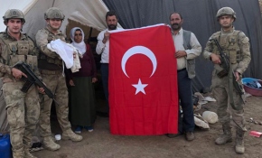 Jandarma telefondan aldığı talimatlarla hamile kadına doğum yaptırdı