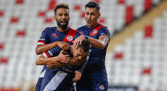 Antalyaspor evinde kazandı