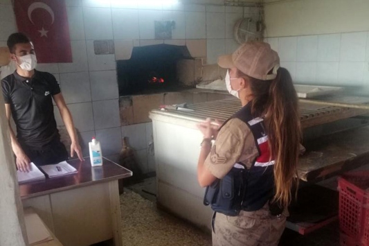 Elazığda jandarma ekipleri Kovid-19 denetimlerini sürdürüyor