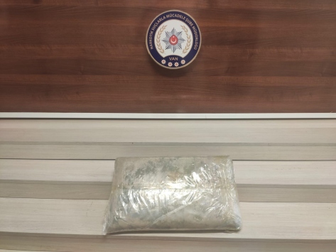 Vanda gıda kolisinde 10 kilo 120 gram eroin ele geçirildi