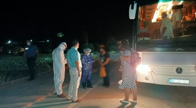 Test sonucunu beklemeden yola çıktı, pozitif olduğunu yolda öğrendi