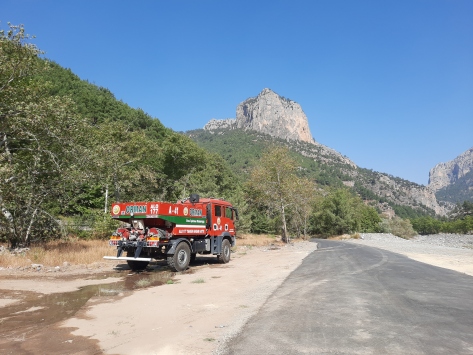 Pozantıda söndürülen orman yangınında soğutma çalışmaları devam ediyor