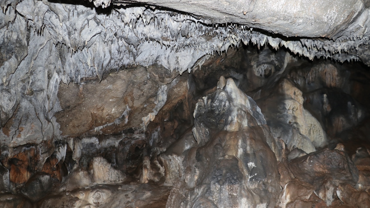 "Mağaraya gelmek isteyenlerin eğitim almış olmaları gerekiyor"