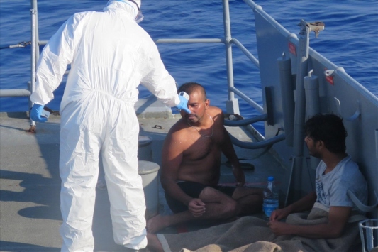 MSB: Göçmenler TCG Bozcaada personelinin dikkati sayesinde kurtarıldı