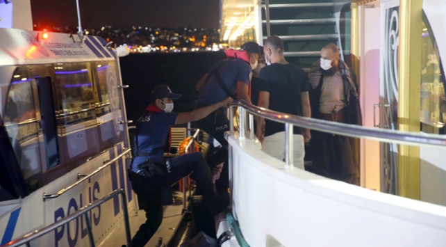 İstanbulda denizde Covid-19 denetimi
