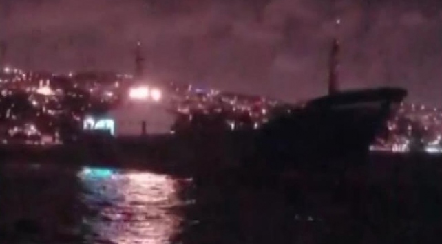 İstanbul Boğazında sürüklenen gemi kurtarıldı