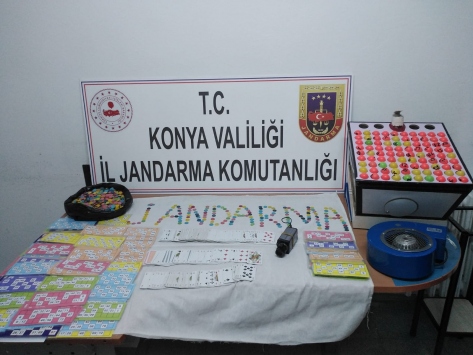 Konyada kumar oynadıkları belirlenen 38 kişiye para cezası verildi