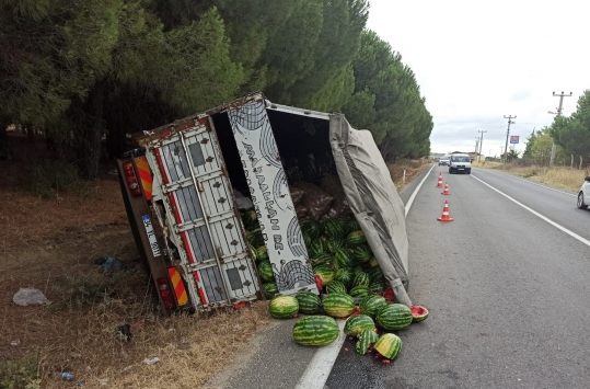 Keşanda devrilen kamyonun sürücüsü yaralandı