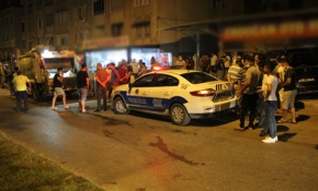 Hatay'da freni patlayan çöp kamyonu park halindeki araçlara çarparak durdu