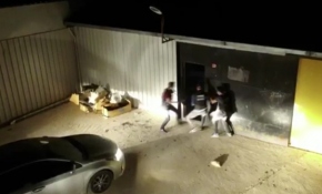 Bursa'da fabrikaya uyuşturucu baskını kamerada