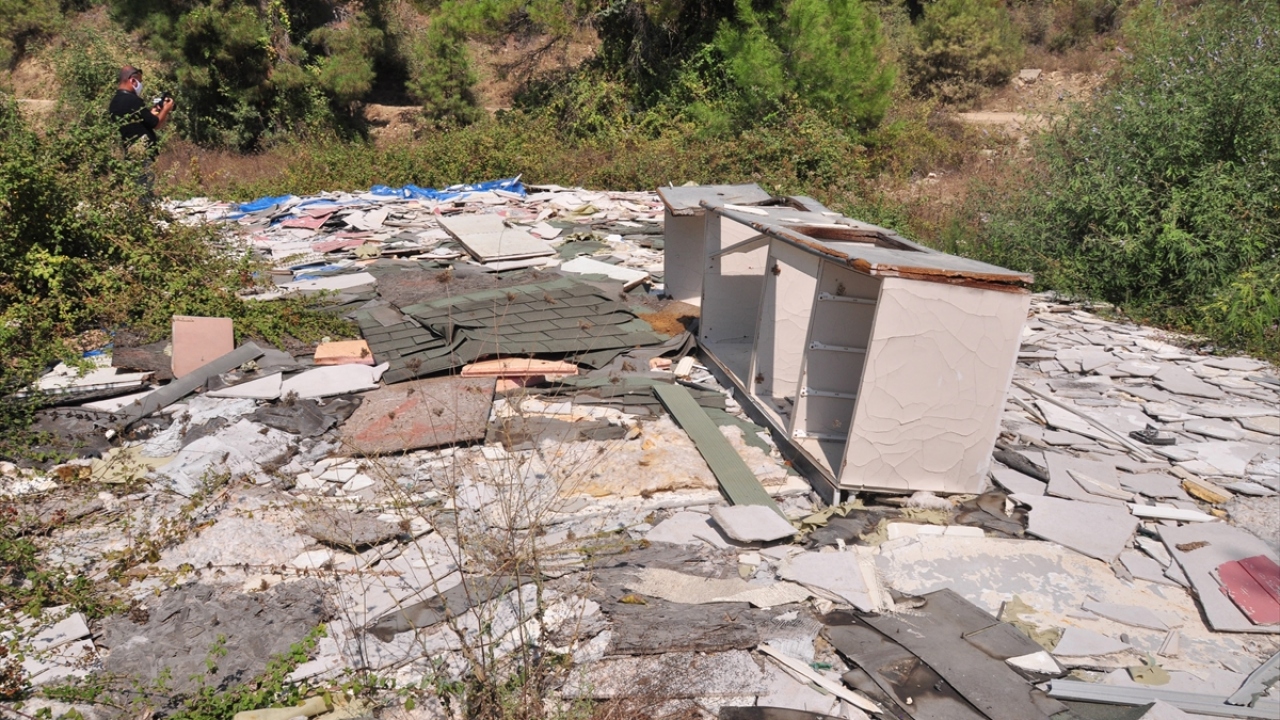 Her yıl tatilde Manavgat`a gelen Körük, bu yıl evinin yerinde olmadığını fark edince, durumu jandarmaya bildirdi.