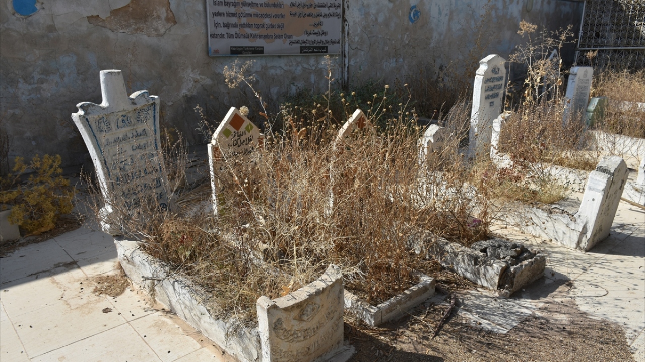Kerkük`te çok sayıda sivil toplum örgütü, tarihçi ve araştırmacının şehitliğin onarımı için yerel ve merkezi hükümete yaptığı çağrıların da sonuçsuz kaldığı belirtiliyor. 