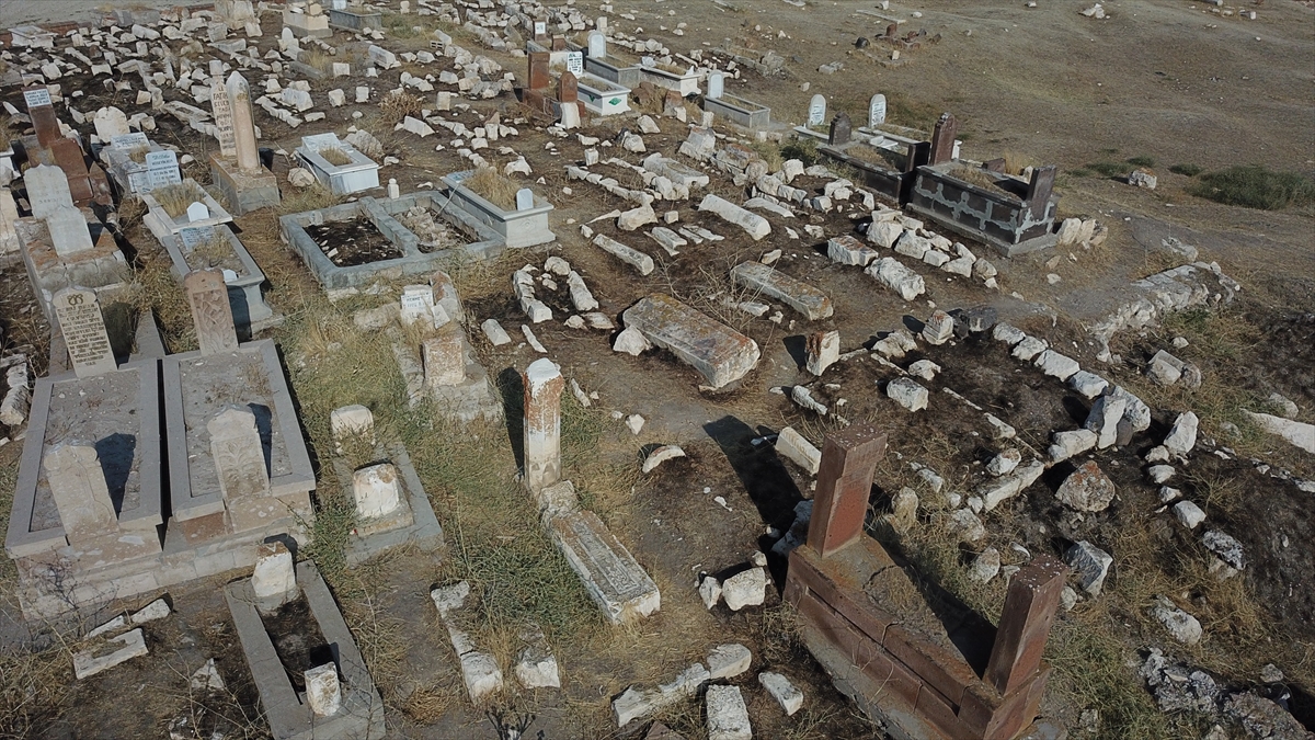 Bölgenin her yerinde ayrı bir güzelliğin olduğunu dile getiren Mehmetbeyoğlu, şöyle konuştu: