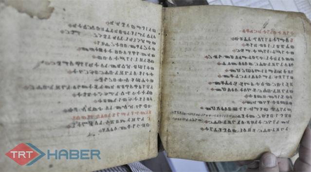 İmamla Rahip Kafa Kafaya Verdi
