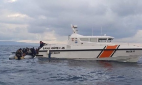 Türk Sahil Güvenliği'nin göçmenleri kurtarma operasyonu dünya basınında