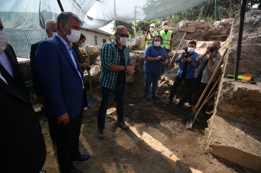 Kültür ve Turizm Bakan Yardımcısı Alpaslan, Düzcede Konuralp kazı alanını inceledi