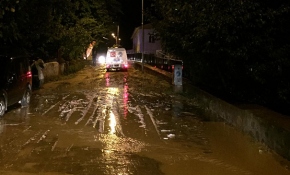Artvin'de 20 dakikalık yağış su baskınlarına sebep oldu