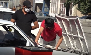 Sosyal deneyde "koronayım" diyen oyuncuya sopalı tepki