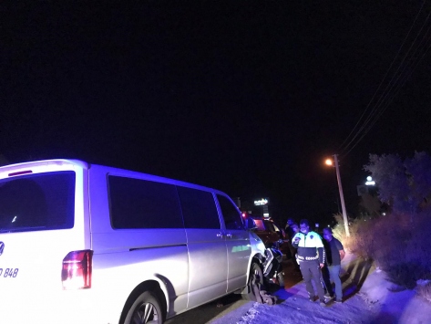 Muğlada minibüs ile motosiklet çarpıştı: 1 ölü, 1 yaralı