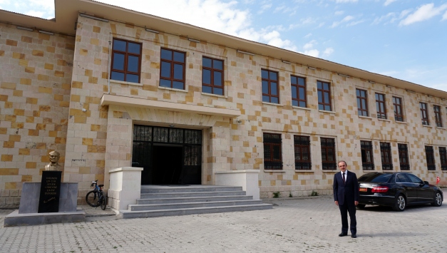 Tarihi lise binası restore edildi