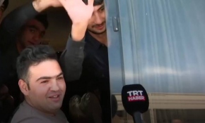 Azerbaycanlı gönüllü gençler, cephe hattına doğru yola çıktı