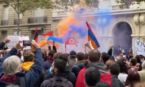 Paris'te PKK yandaşları ile Ermeniler ortak gösteri düzenledi