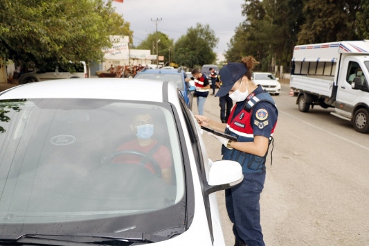 Adanada maske takmayan 6 kişiye 5 bin 400 lira idari ceza verildi