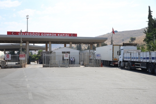 Cilvegözü Sınır Kapısından yardım geçişleri sürüyor