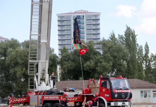 Sivasta yangın ve kurtarma tatbikatında Azerbaycana bayraklı destek
