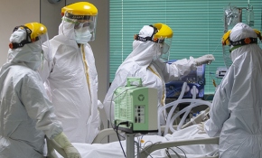 Türkiye'nin yüreğine kazınan kahraman sağlıkçılar