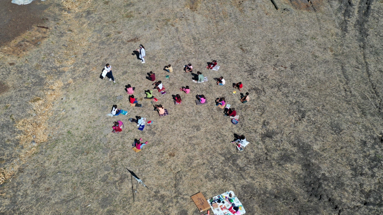 Milli Eğitim Müdürlüğü Ar-Ge Biriminde görev yapan Harmankaya, Covid-19 salgını nedeniyle okuldan uzak kalan öğrenciler için Etkileşimli Okuma Atölyesi projesini başlatttı.